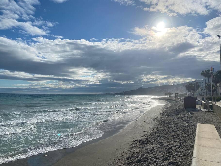 Apartamentos Rio Marinas 15 Playazo Beach Nerja Eksteriør bilde